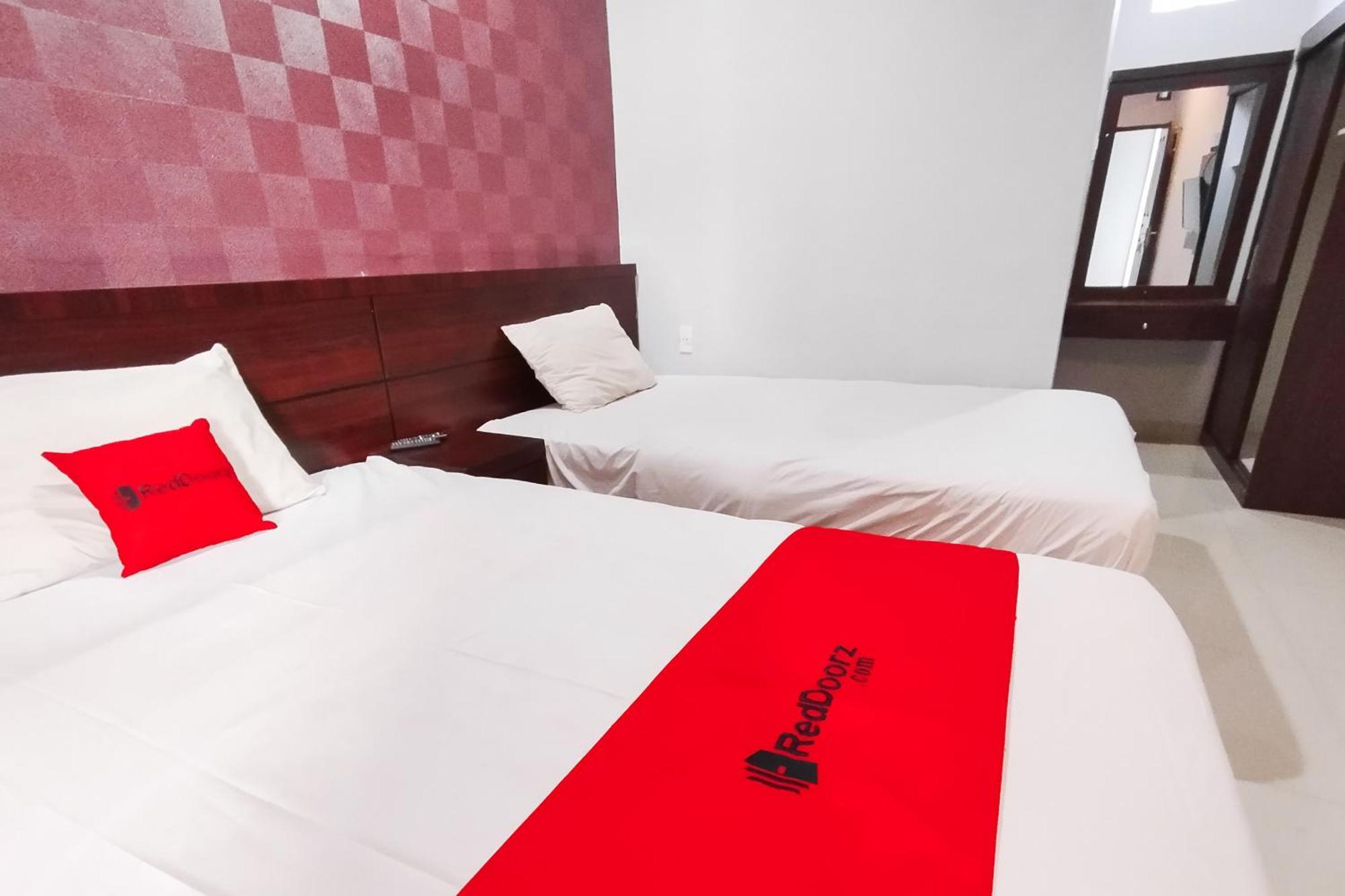 Reddoorz Syariah Near Lotte Grosir Medan Hotel Sunggal Exterior photo