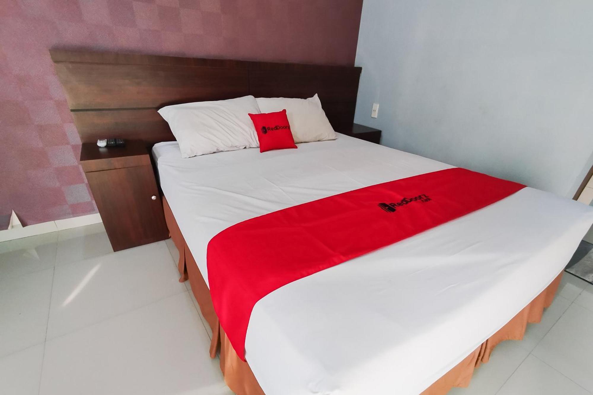 Reddoorz Syariah Near Lotte Grosir Medan Hotel Sunggal Exterior photo