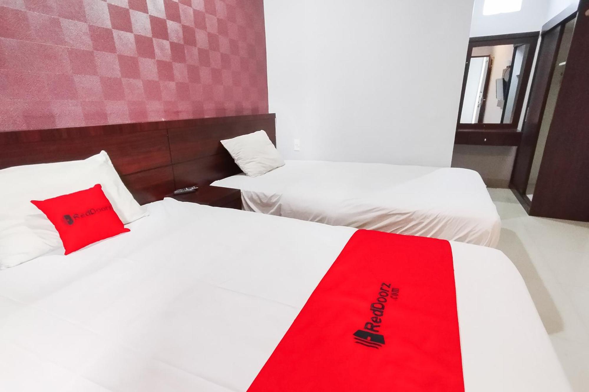 Reddoorz Syariah Near Lotte Grosir Medan Hotel Sunggal Exterior photo