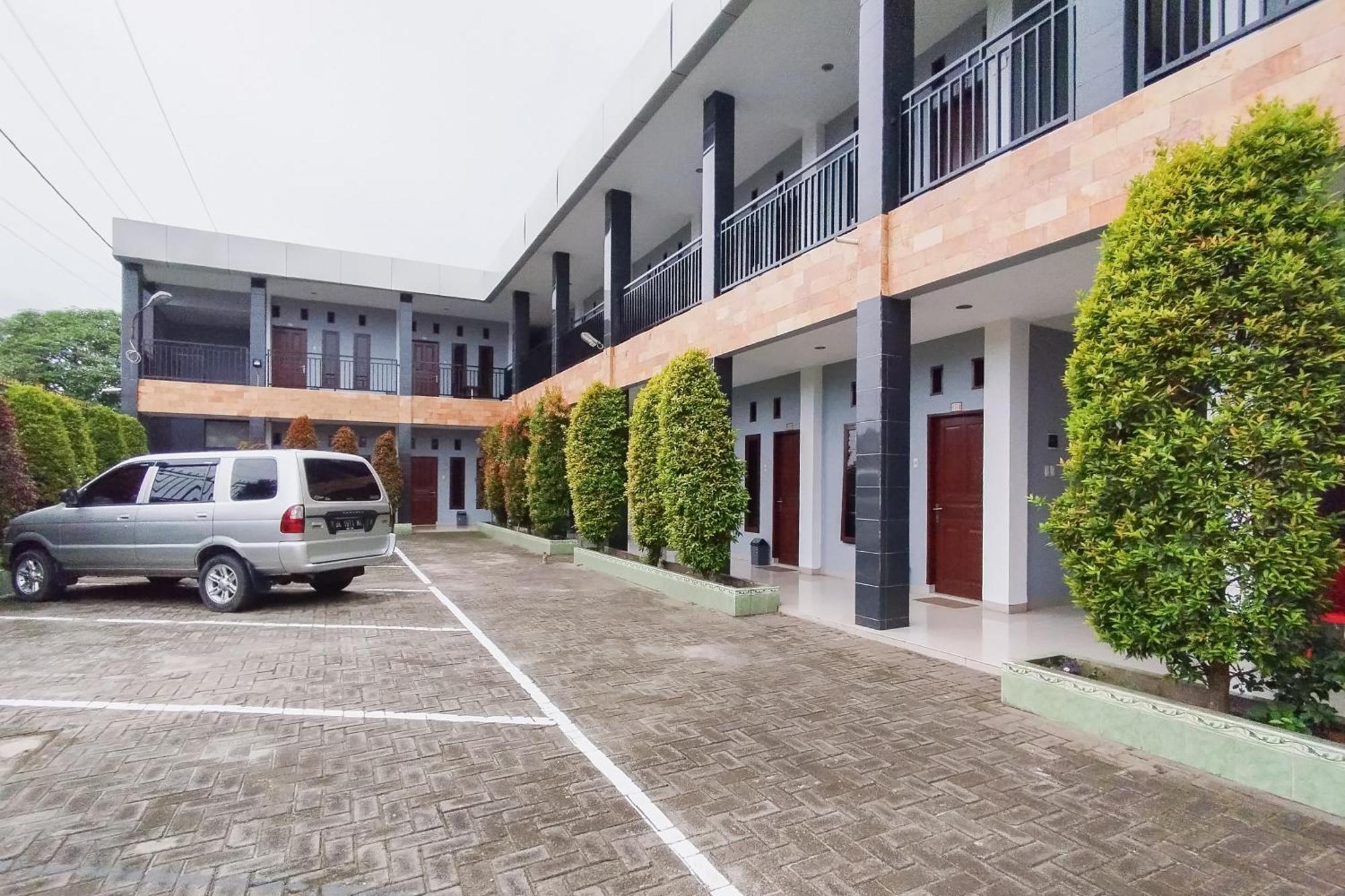 Reddoorz Syariah Near Lotte Grosir Medan Hotel Sunggal Exterior photo