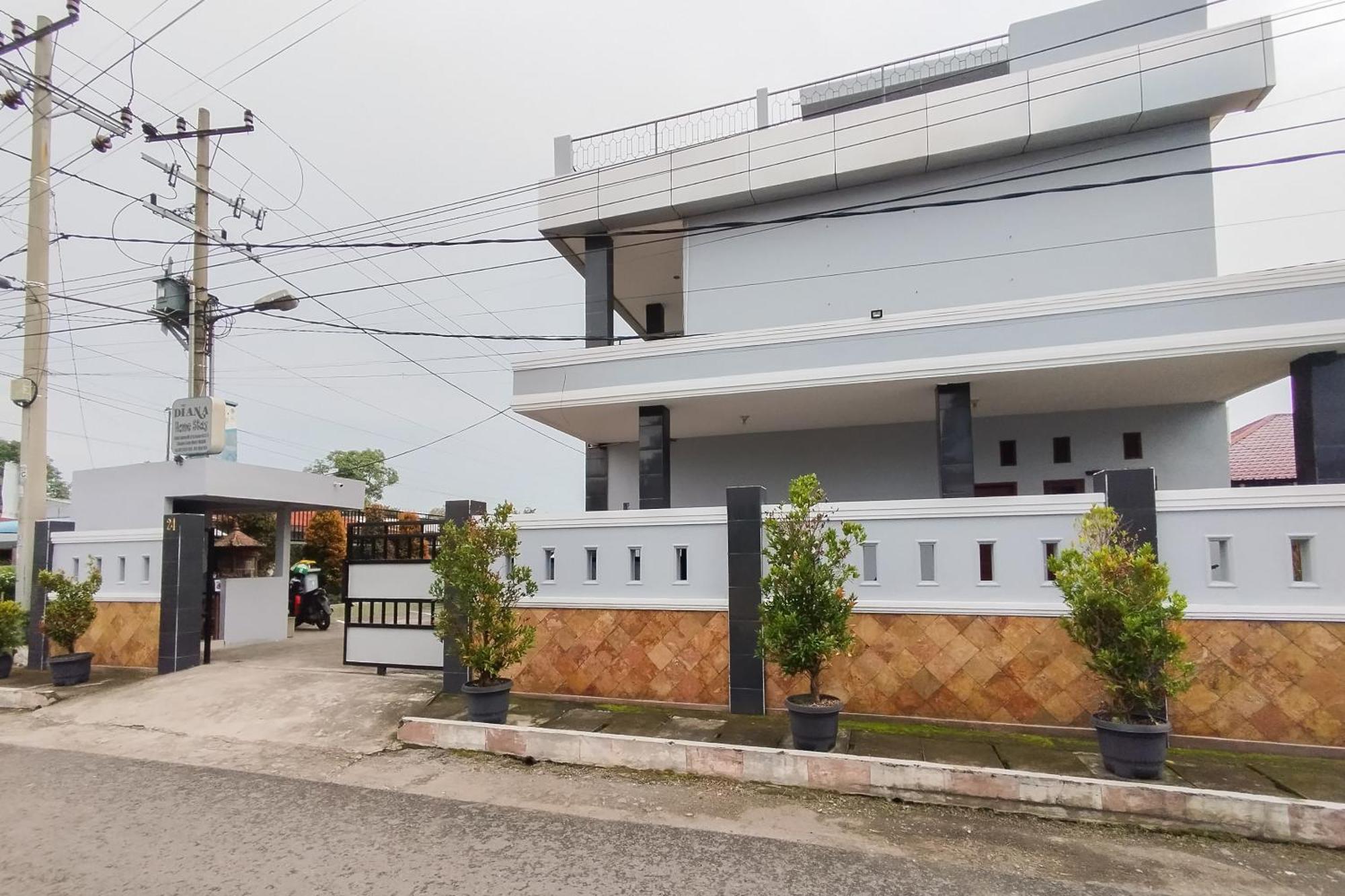 Reddoorz Syariah Near Lotte Grosir Medan Hotel Sunggal Exterior photo